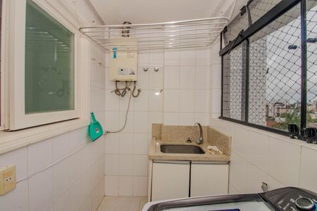 Apartamento para alugar com 218m², 4 quartos e sem vaga Apartamento para alugar com 218m², 4 quartos e sem vagaCozinha e Área de Serviço