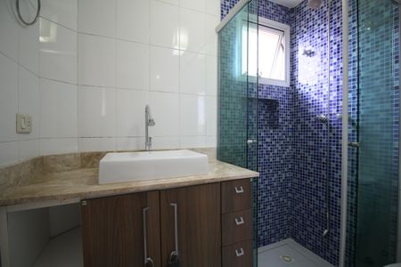 Apartamento à venda com 72m², 2 quartos e 2 vagasBanheiro 1