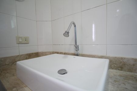 Apartamento à venda com 72m², 2 quartos e 2 vagasBanheiro 1
