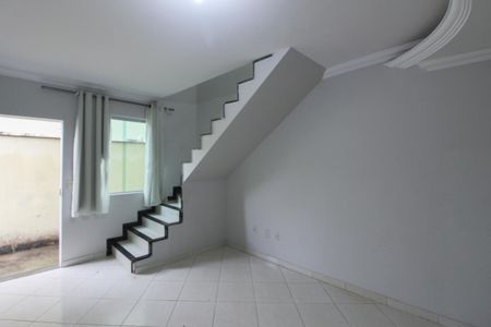 Sala de casa para alugar com 2 quartos, 60m² em Jardim Leblon, Belo Horizonte