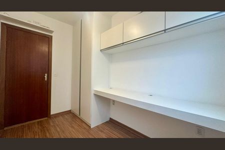 Apartamento à venda com 122m², 3 quartos e 2 vagas Apartamento à venda com 122m², 3 quartos e 2 vagasQuarto