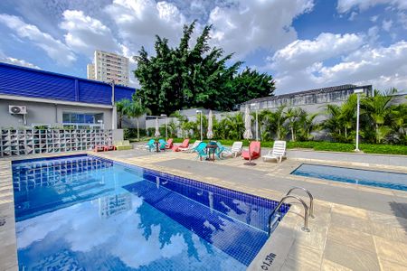 Apartamento à venda com 38m², 2 quartos e sem vagaÁrea comum - Piscina