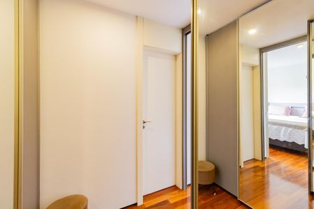 Apartamento à venda com 134m², 3 quartos e 2 vagas Apartamento à venda com 134m², 3 quartos e 2 vagasCloset da suíte 1