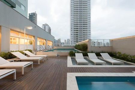 Apartamento à venda com 134m², 3 quartos e 2 vagas Apartamento à venda com 134m², 3 quartos e 2 vagasÁrea comum - Piscina