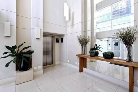 Apartamento à venda com 134m², 3 quartos e 2 vagas Apartamento à venda com 134m², 3 quartos e 2 vagasHall social