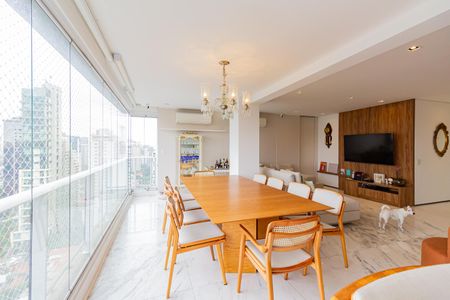Apartamento à venda com 134m², 3 quartos e 2 vagas Apartamento à venda com 134m², 3 quartos e 2 vagasVaranda gourmet