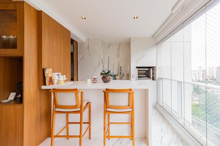 Apartamento à venda com 134m², 3 quartos e 2 vagas Apartamento à venda com 134m², 3 quartos e 2 vagasVaranda gourmet