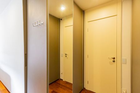 Apartamento à venda com 134m², 3 quartos e 2 vagas Apartamento à venda com 134m², 3 quartos e 2 vagasCloset da suíte 1