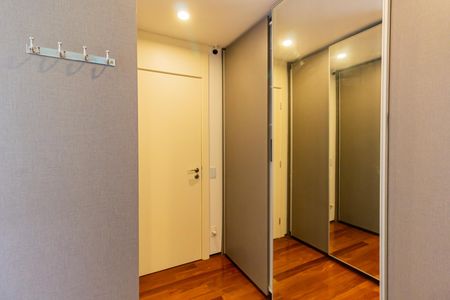 Apartamento à venda com 134m², 3 quartos e 2 vagas Apartamento à venda com 134m², 3 quartos e 2 vagasCloset da suíte 1