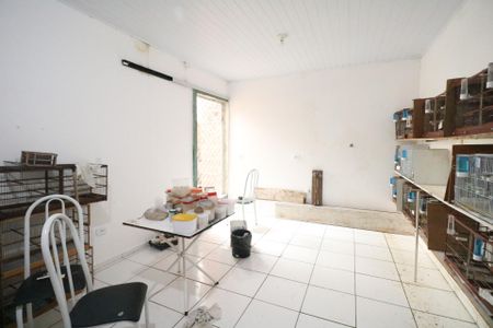 Casa à venda com 328m², 2 quartos e 2 vagas Casa à venda com 328m², 2 quartos e 2 vagasCasa 02