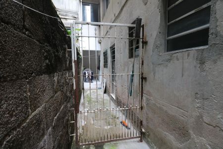 Casa à venda com 328m², 2 quartos e 2 vagas Casa à venda com 328m², 2 quartos e 2 vagasCasa 04