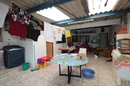 Casa à venda com 328m², 2 quartos e 2 vagas Casa à venda com 328m², 2 quartos e 2 vagasÁrea Gourmet e Área de Serviço