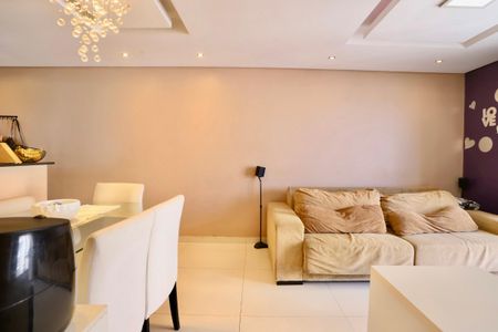 Apartamento à venda com 76m², 3 quartos e 2 vagasSala