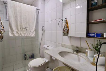 Apartamento à venda com 76m², 3 quartos e 2 vagasBanheiro