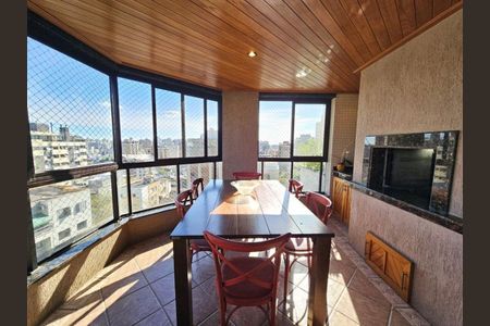 Apartamento para alugar com 130m², 4 quartos e 2 vagasVaranda 