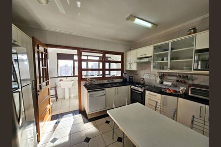 Apartamento para alugar com 130m², 4 quartos e 2 vagasCozinha 