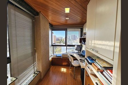 Apartamento para alugar com 130m², 4 quartos e 2 vagasVaranda 