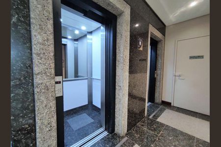 Apartamento para alugar com 130m², 4 quartos e 2 vagasÁrea Comum 