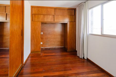 Quarto 2 de apartamento para alugar com 2 quartos, 78m² em Carlos Prates, Belo Horizonte