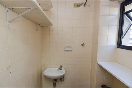 Apartamento para alugar com 97m², 3 quartos e 2 vagasBanheiro de Serviço