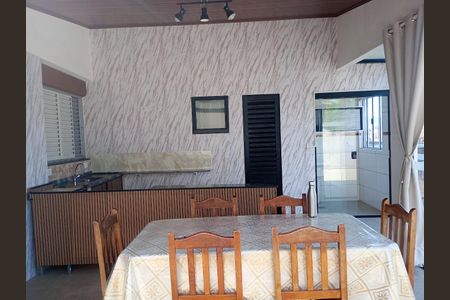 Casa à venda com 250m², 4 quartos e 1 vagaÁrea externa