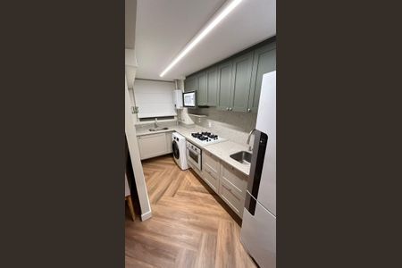 Cozinha de apartamento à venda com 3 quartos, 114m² em Passo da Areia, Porto Alegre