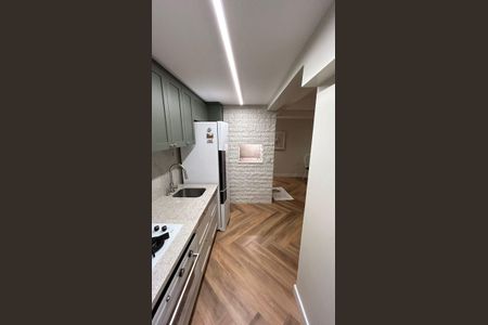Cozinha de apartamento à venda com 3 quartos, 114m² em Passo da Areia, Porto Alegre