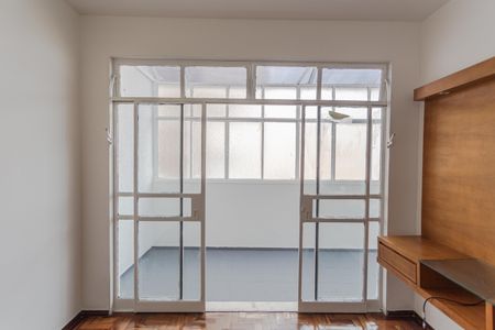 Sala de apartamento para alugar com 2 quartos, 130m² em Santa Tereza, Belo Horizonte