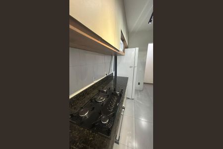 Cozinha de apartamento para alugar com 3 quartos, 66m² em Copacabana, Uberlândia