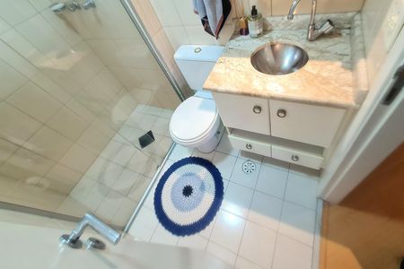 Apartamento à venda com 78m², 2 quartos e 2 vagasBanheiro social 