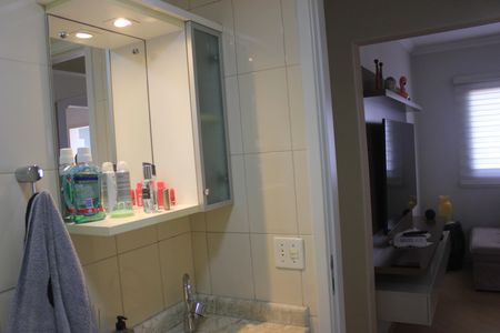 Apartamento à venda com 78m², 2 quartos e 2 vagasBanheiro social 