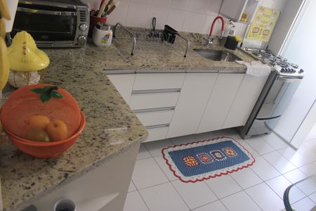 Apartamento à venda com 78m², 2 quartos e 2 vagasCozinha 