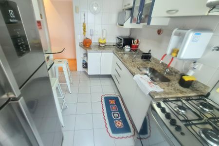 Apartamento à venda com 78m², 2 quartos e 2 vagasCozinha 
