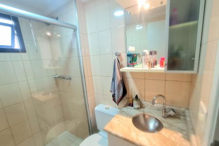 Apartamento à venda com 78m², 2 quartos e 2 vagasBanheiro social 