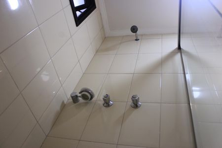 Apartamento à venda com 78m², 2 quartos e 2 vagasBanheiro social 