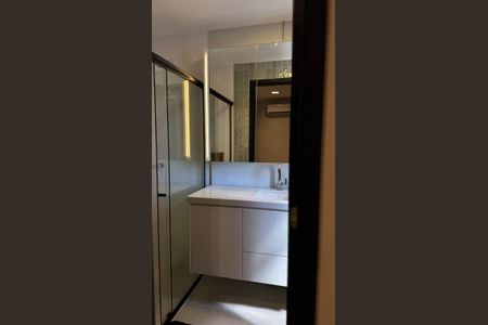 Banheiro de apartamento para alugar com 2 quartos, 69m² em Setor Bueno, Goiânia