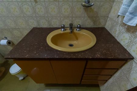 Casa à venda com 280m², 3 quartos e 4 vagas Casa à venda com 280m², 3 quartos e 4 vagasBanheiro Social
