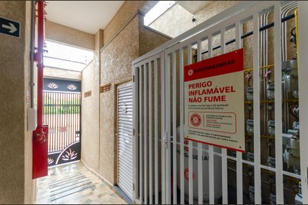 Apartamento para alugar com 60m², 2 quartos e sem vagaEntrada