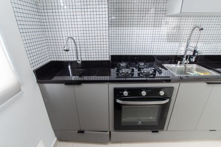 Apartamento para alugar com 34m², 2 quartos e sem vaga Apartamento para alugar com 34m², 2 quartos e sem vagaCozinha e Área de Serviço