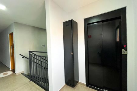 Apartamento à venda com 42m², 2 quartos e 1 vagaElevador
