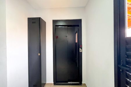 Apartamento à venda com 42m², 2 quartos e 1 vagaElevador