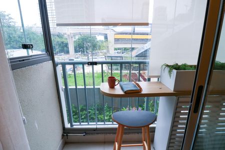 Varanda de kitnet/studio para alugar com 1 quarto, 24m² em Vila Cordeiro, São Paulo