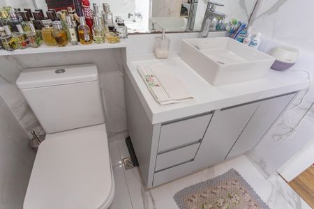 Apartamento à venda com 114m², 3 quartos e 1 vagaBanheiro da suíte 1