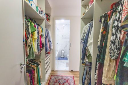 Apartamento à venda com 114m², 3 quartos e 1 vagaCloset da suíte 1