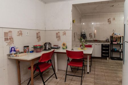 Casa à venda com 180m², 3 quartos e 4 vagas Casa à venda com 180m², 3 quartos e 4 vagasCozinha