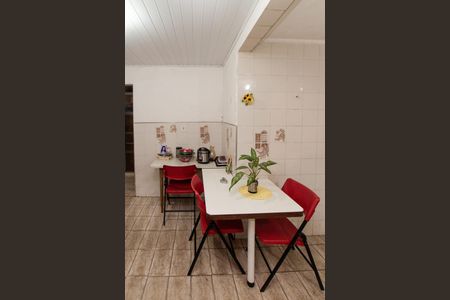 Casa à venda com 180m², 3 quartos e 4 vagas Casa à venda com 180m², 3 quartos e 4 vagasCozinha