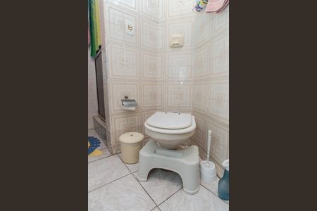 Casa à venda com 180m², 3 quartos e 4 vagas Casa à venda com 180m², 3 quartos e 4 vagasCasa 2 - Banheiro