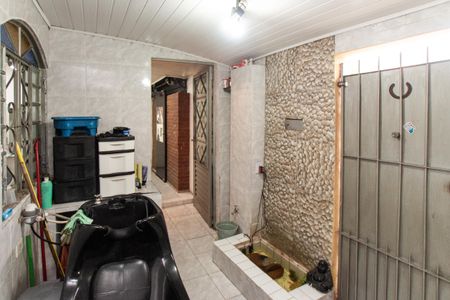 Casa à venda com 180m², 3 quartos e 4 vagas Casa à venda com 180m², 3 quartos e 4 vagasCasa 2 - Salão