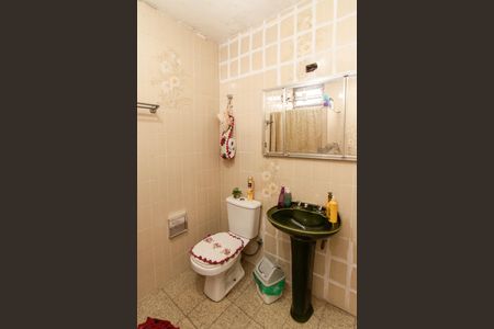 Casa à venda com 180m², 3 quartos e 4 vagas Casa à venda com 180m², 3 quartos e 4 vagasBanheiro