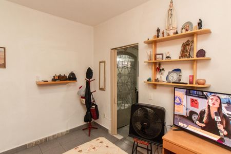 Casa à venda com 180m², 3 quartos e 4 vagas Casa à venda com 180m², 3 quartos e 4 vagasCasa 2 - Quarto